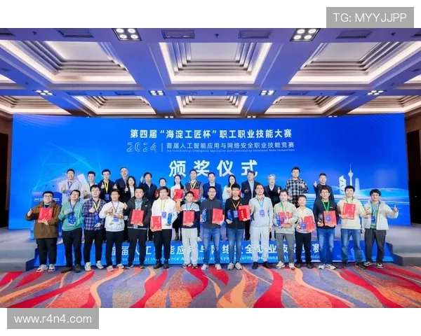 北京羽毛球队灵活性变革引发热议助力竞技水平提升与未来发展 北京羽毛球队灵活性变革引发热议助力竞技水平提升与未来发展